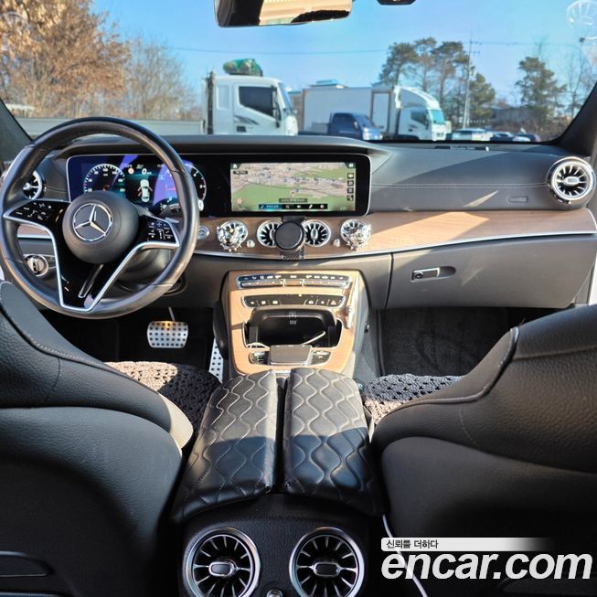 Mercedes-Benz E-Class 2022