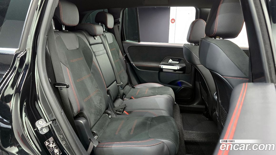 Mercedes-Benz GLB-Class 2023