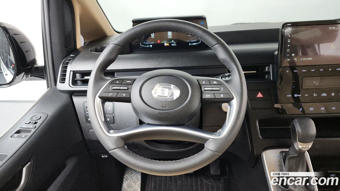 Hyundai Staria 2025