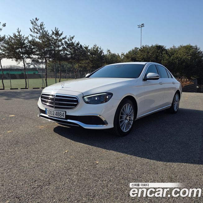 Mercedes-Benz E-Class 2022