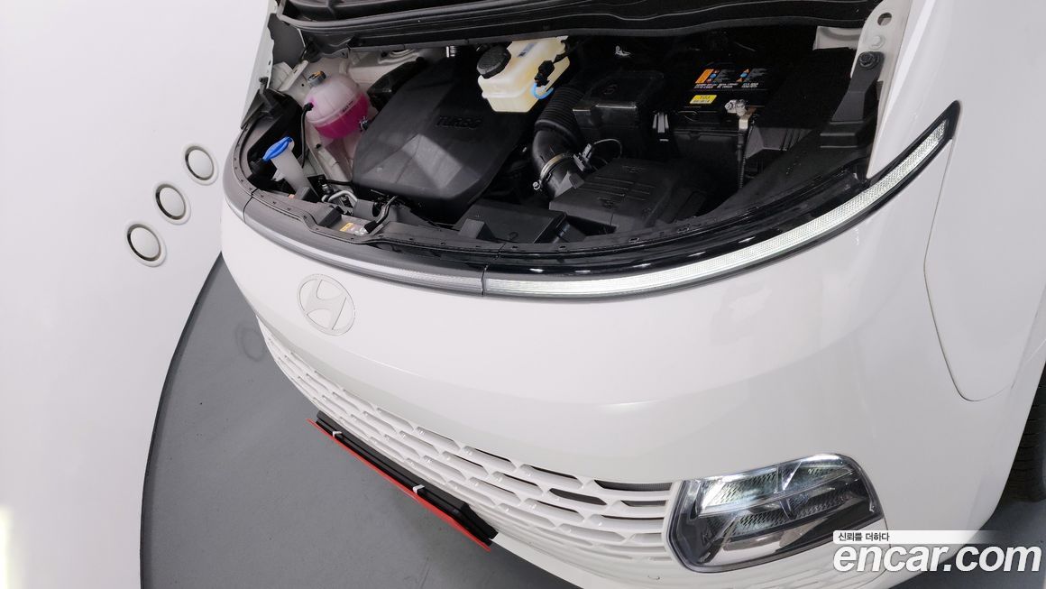 Hyundai Staria 2025