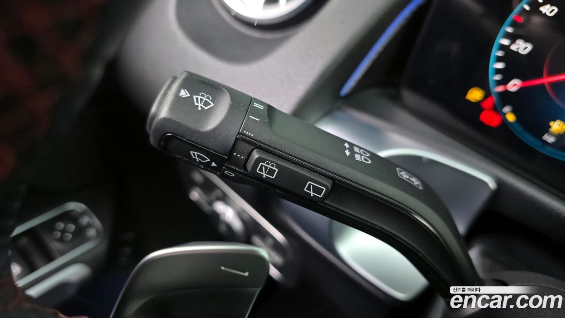 Mercedes-Benz GLB-Class 2023