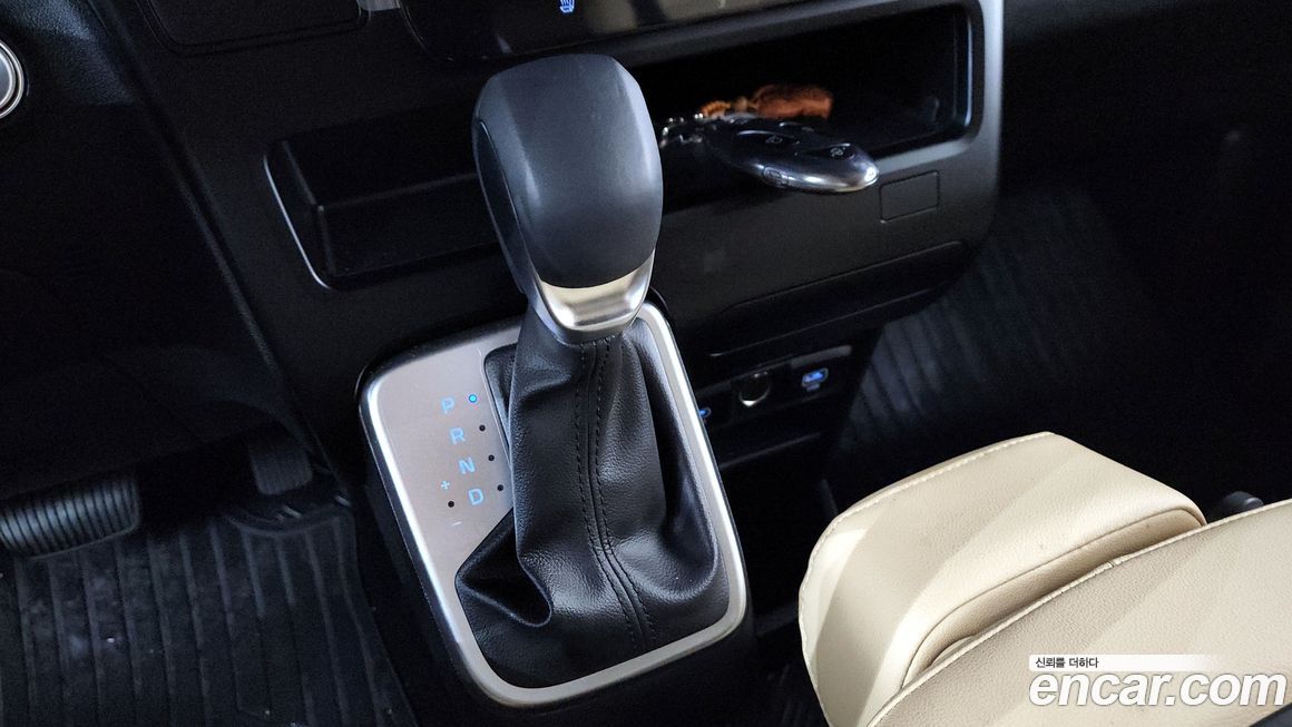 Hyundai Staria 2025