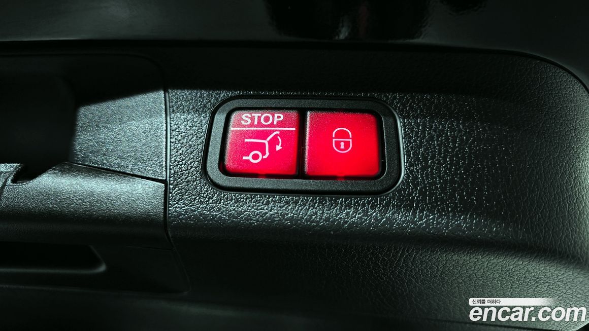 Mercedes-Benz GLB-Class 2023