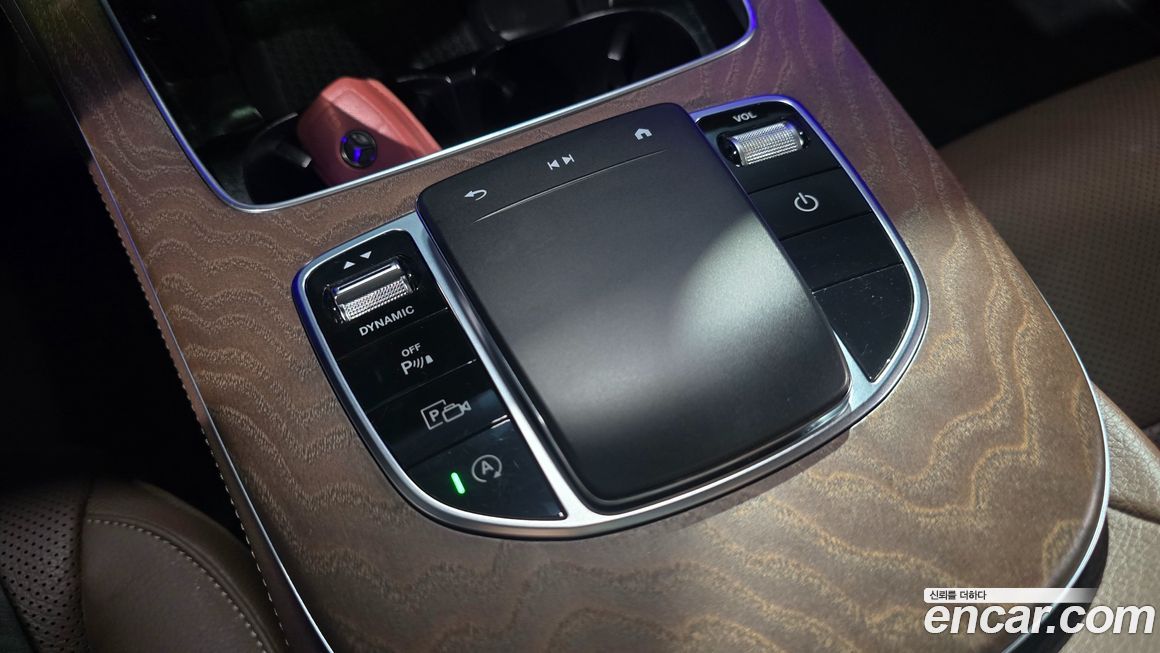 Mercedes-Benz E-Class 2022