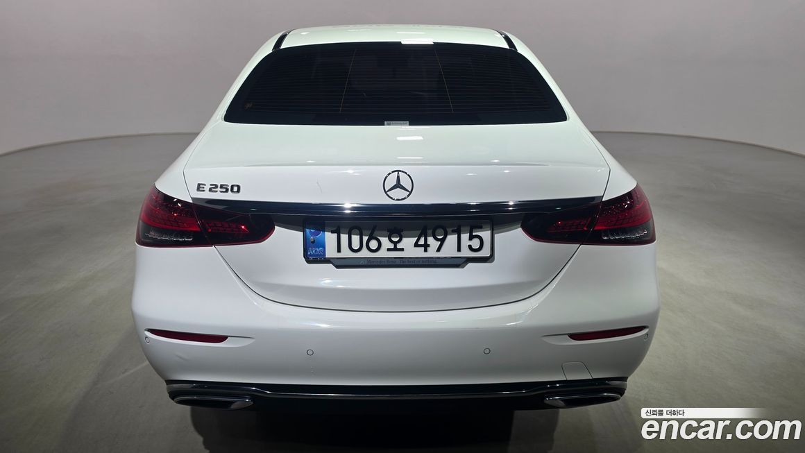 Mercedes-Benz E-Class 2022