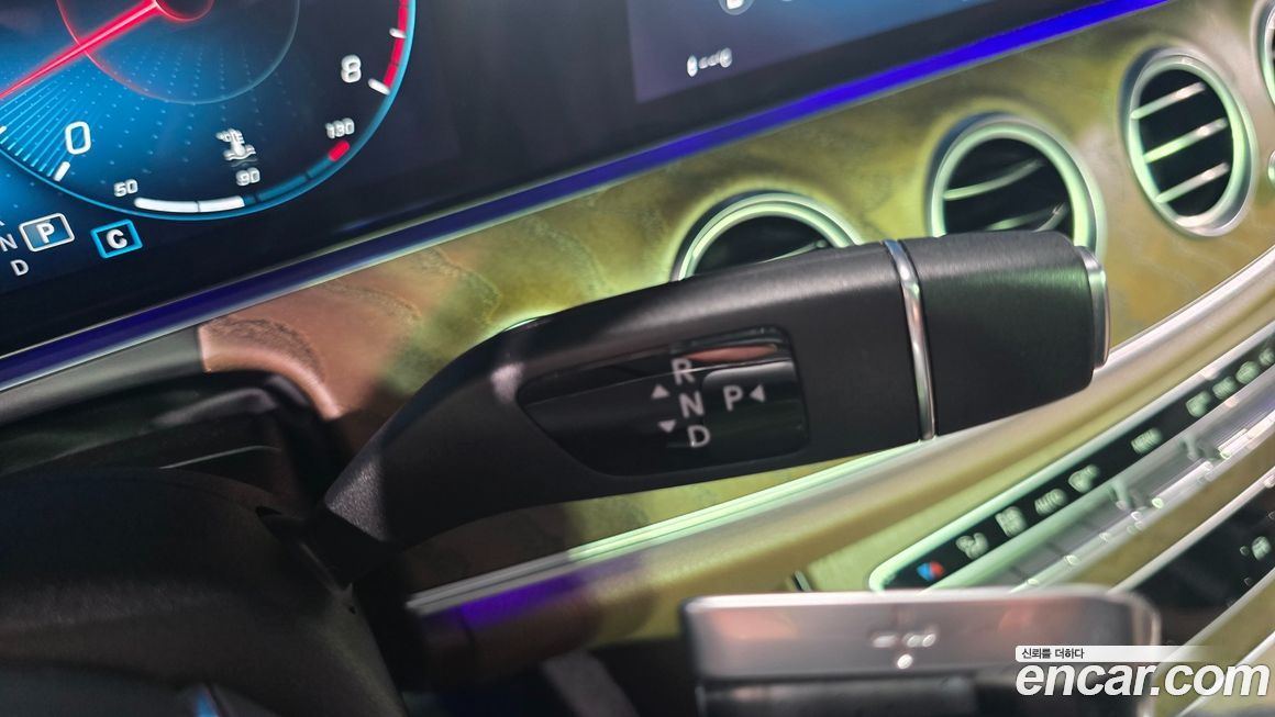 Mercedes-Benz E-Class 2022