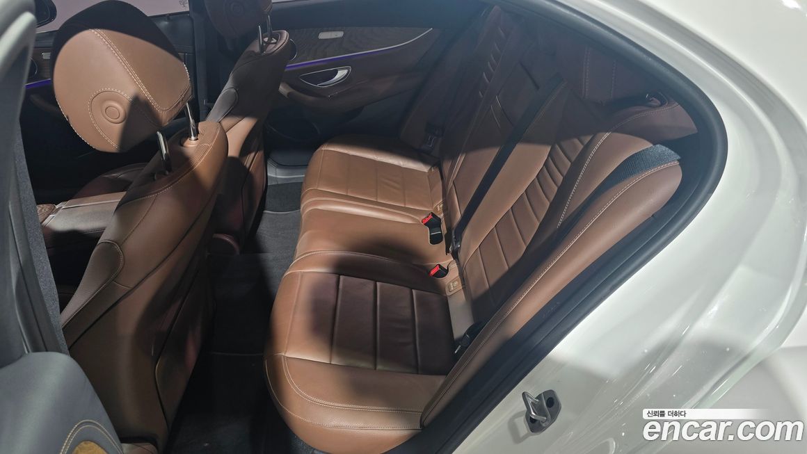 Mercedes-Benz E-Class 2022