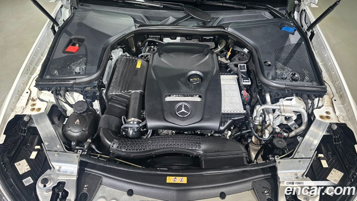 Mercedes-Benz E-Class 2022