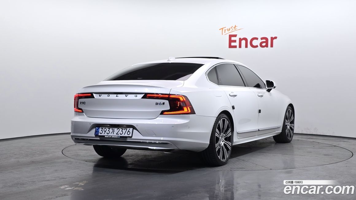 Volvo S90 2023