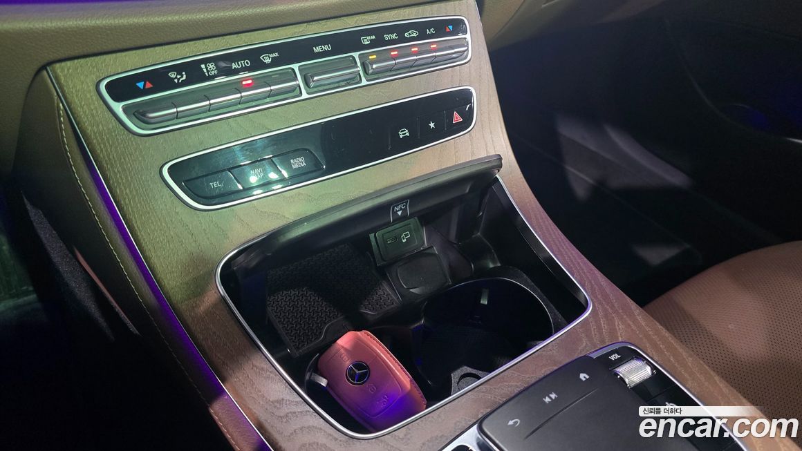 Mercedes-Benz E-Class 2022