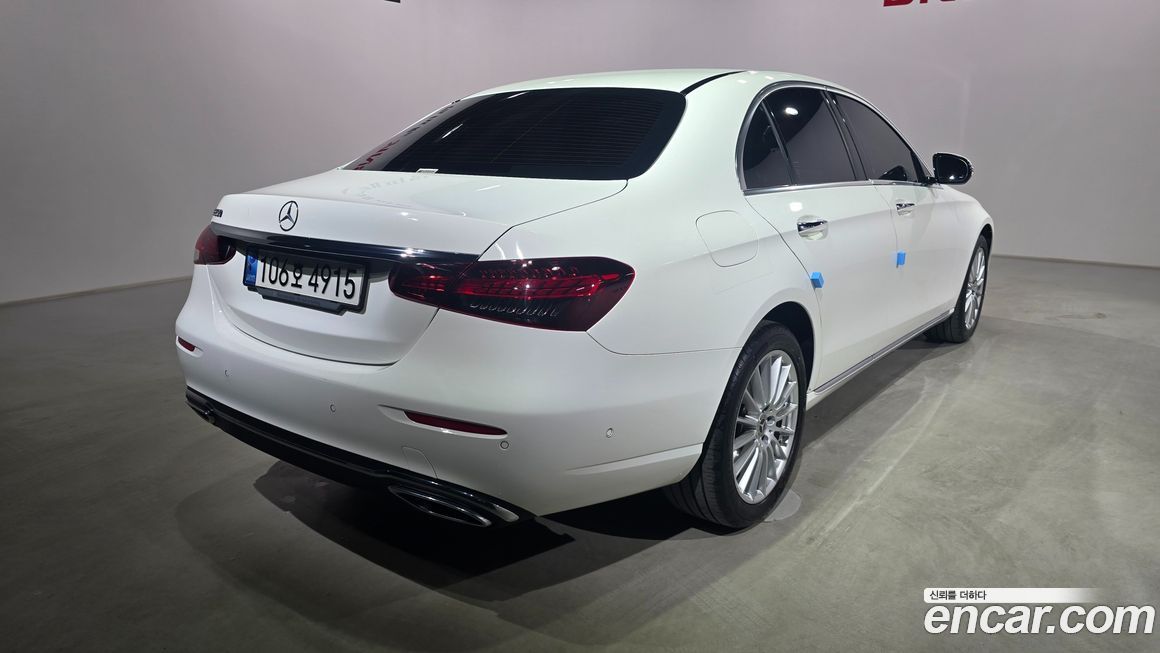 Mercedes-Benz E-Class 2022