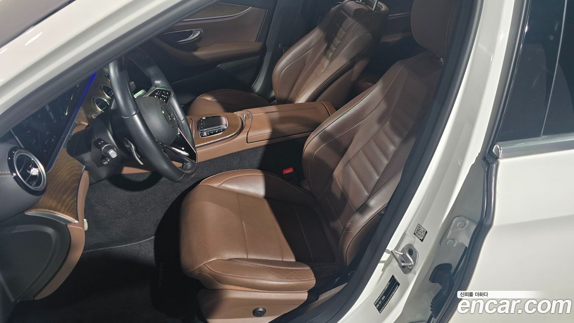 Mercedes-Benz E-Class 2022