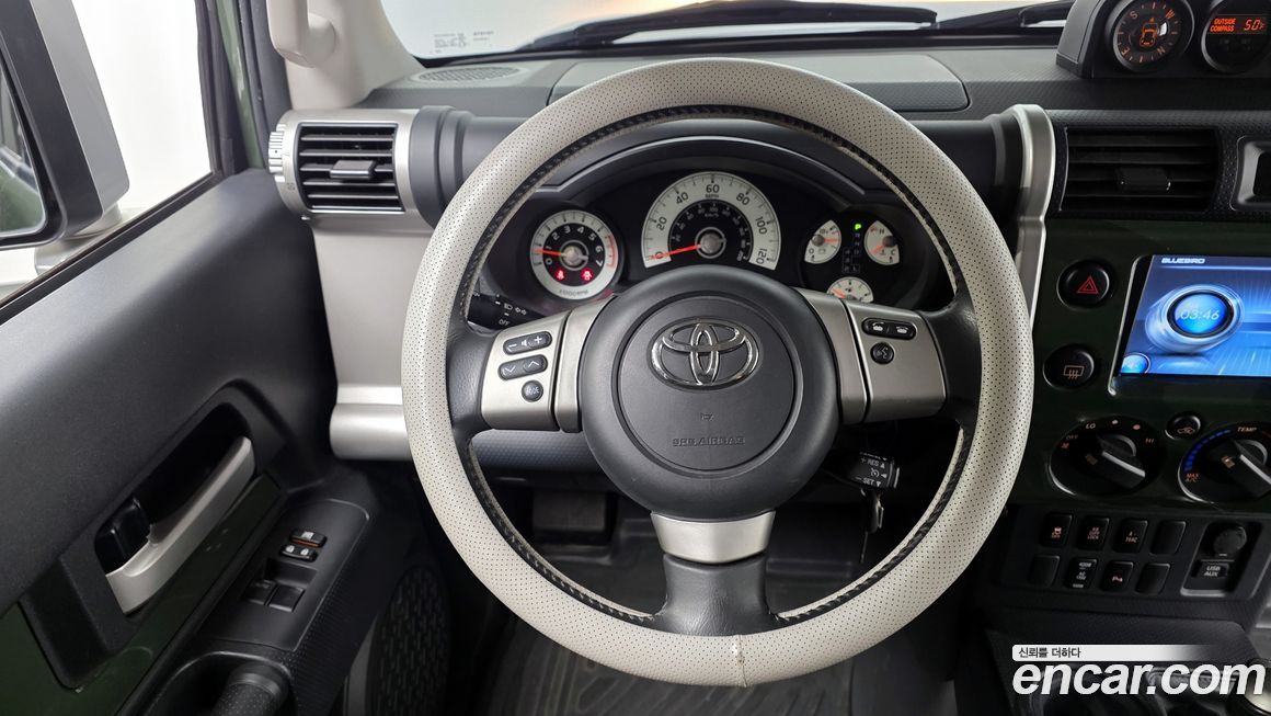 Toyota FJ Cruiser 2012