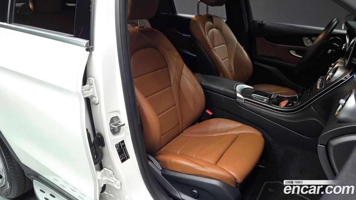 Mercedes-Benz GLC-Class 2021