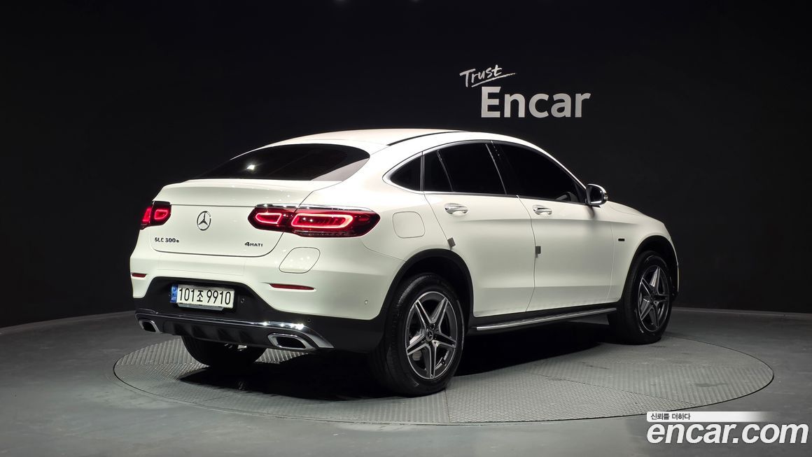 Mercedes-Benz GLC-Class 2021