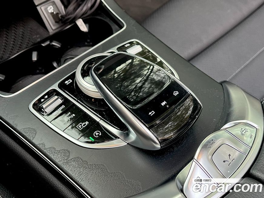 Mercedes-Benz C-Class 2021