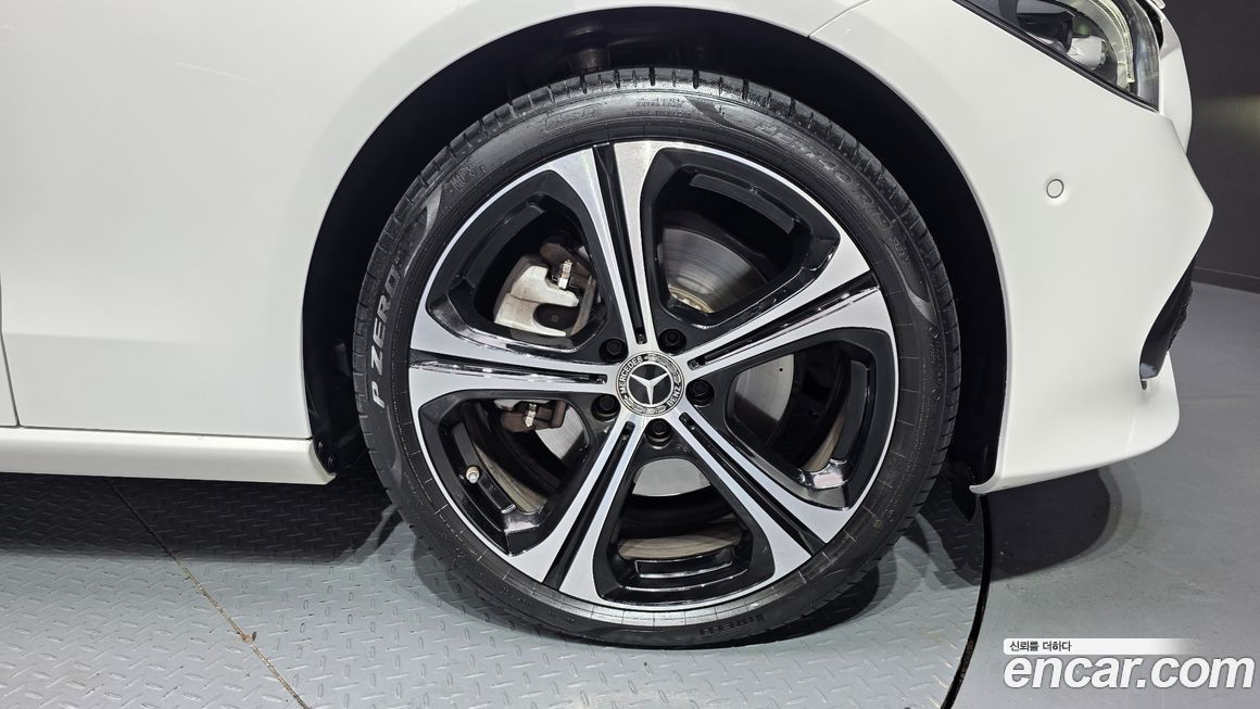 Mercedes-Benz C-Class 2023