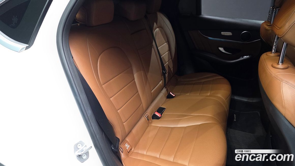 Mercedes-Benz GLC-Class 2021