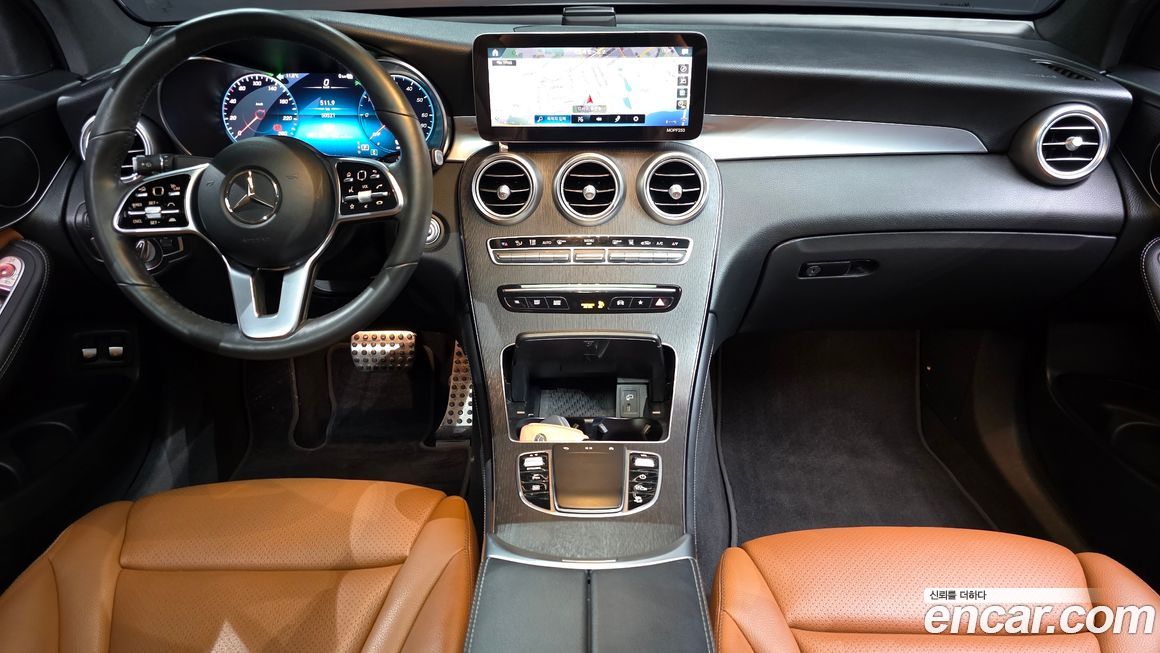 Mercedes-Benz GLC-Class 2021