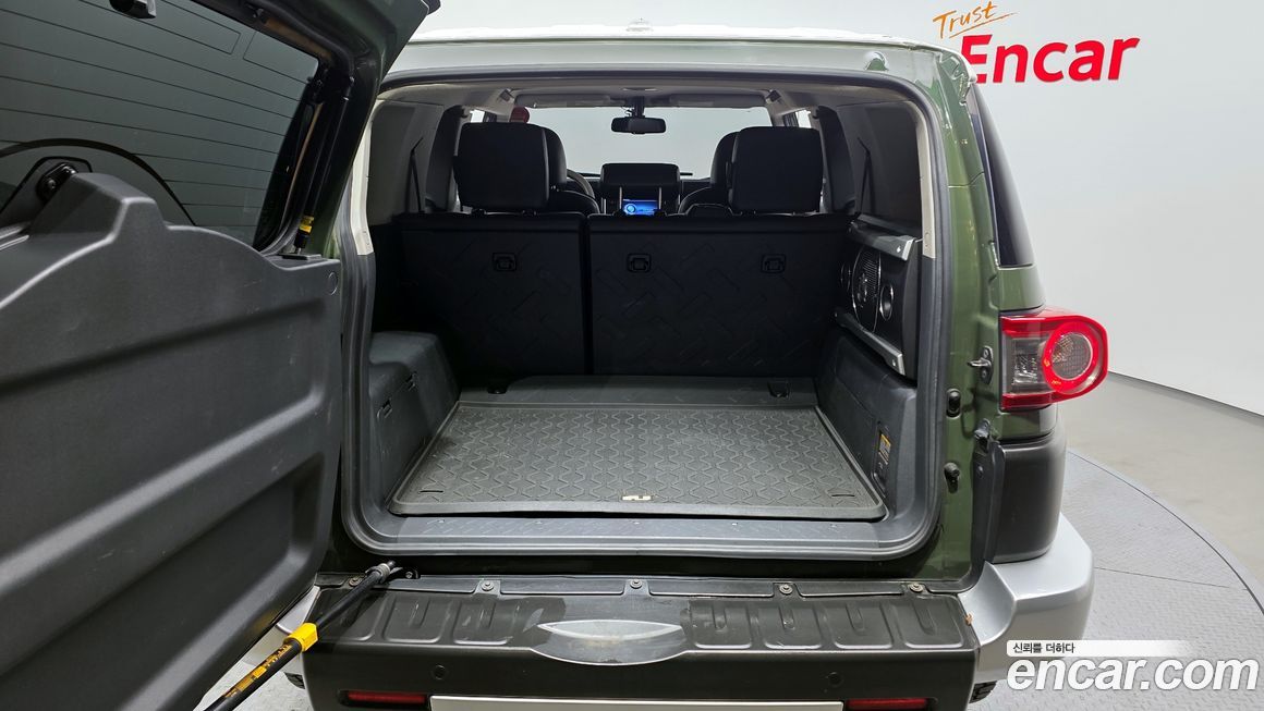 Toyota FJ Cruiser 2012