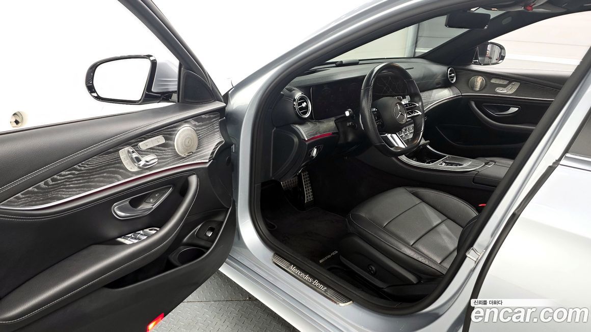 Mercedes-Benz E-Class 2022