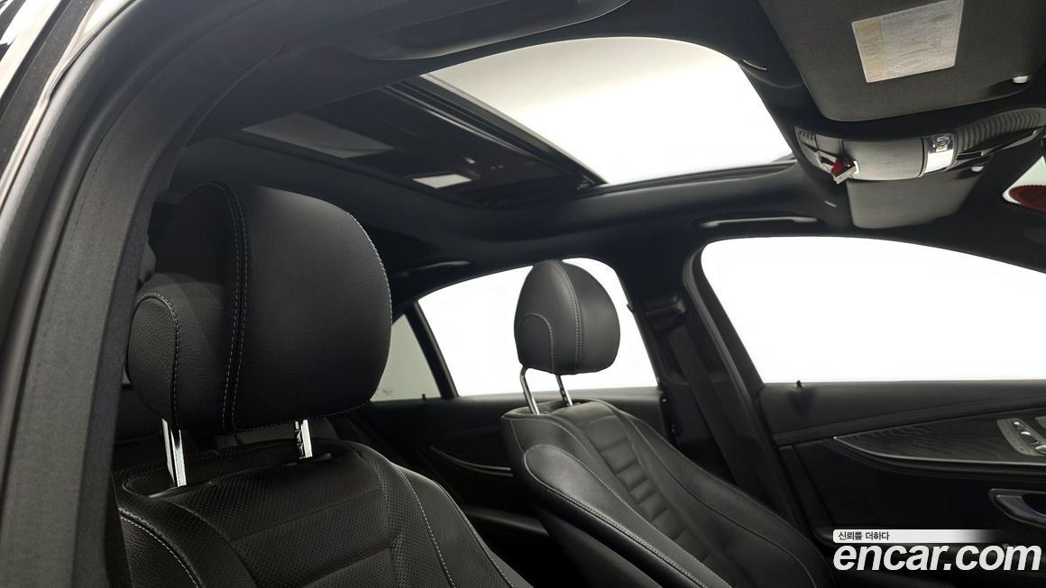Mercedes-Benz E-Class 2022