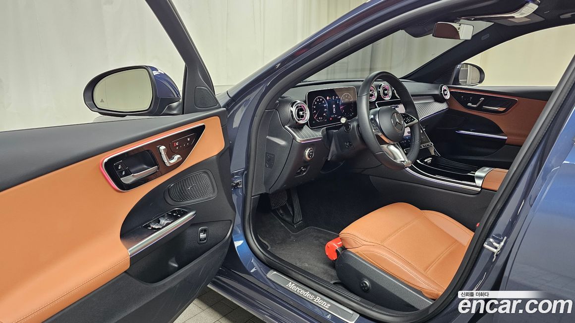Mercedes-Benz C-Class 2025