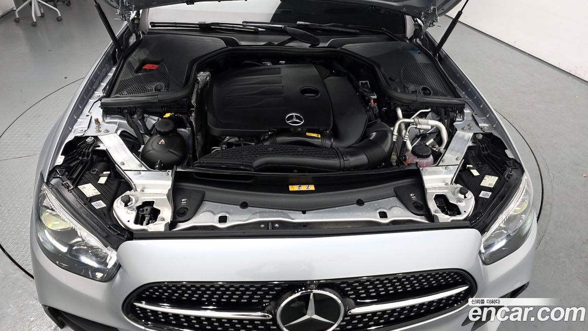 Mercedes-Benz E-Class 2022