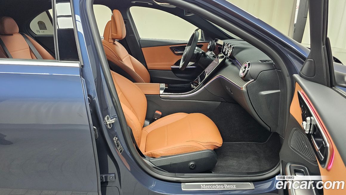 Mercedes-Benz C-Class 2025