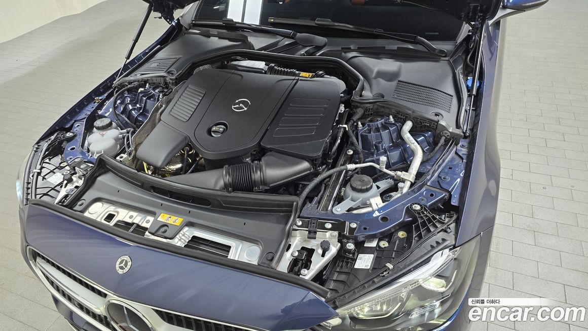 Mercedes-Benz C-Class 2025