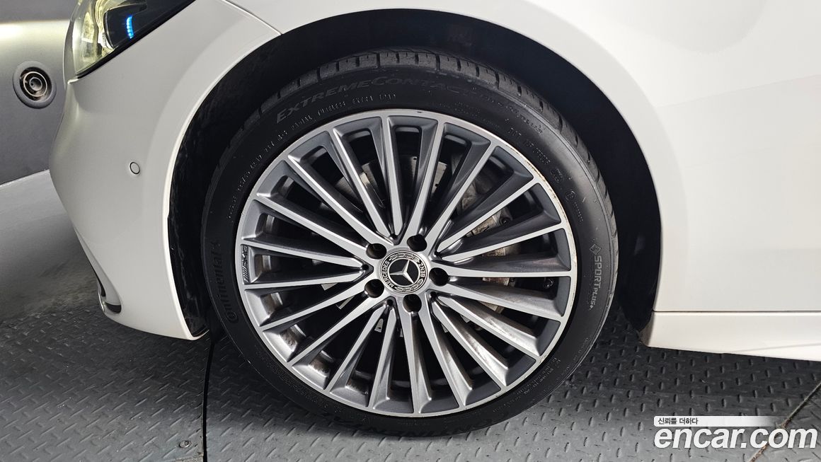 Mercedes-Benz C-Class 2022