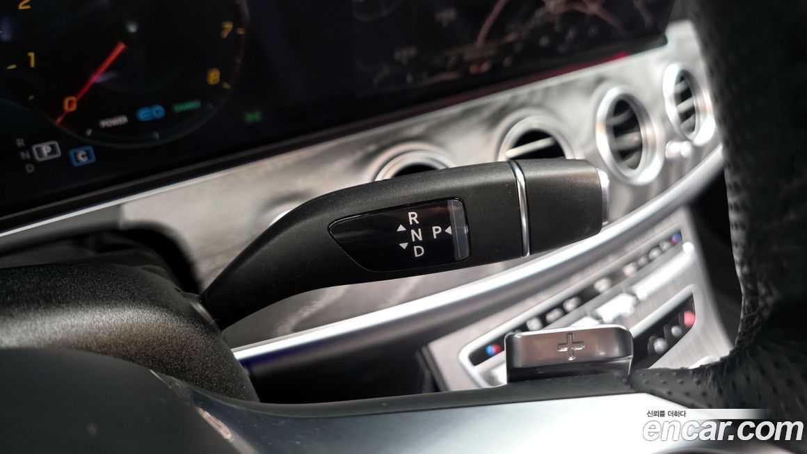 Mercedes-Benz E-Class 2022