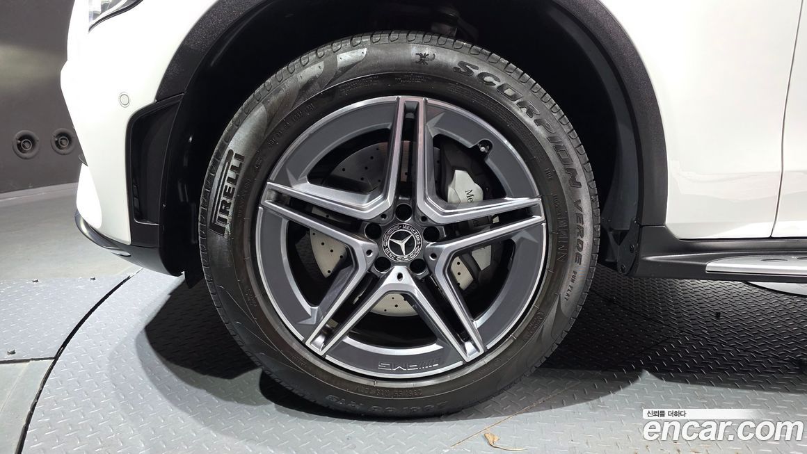 Mercedes-Benz GLC-Class 2021