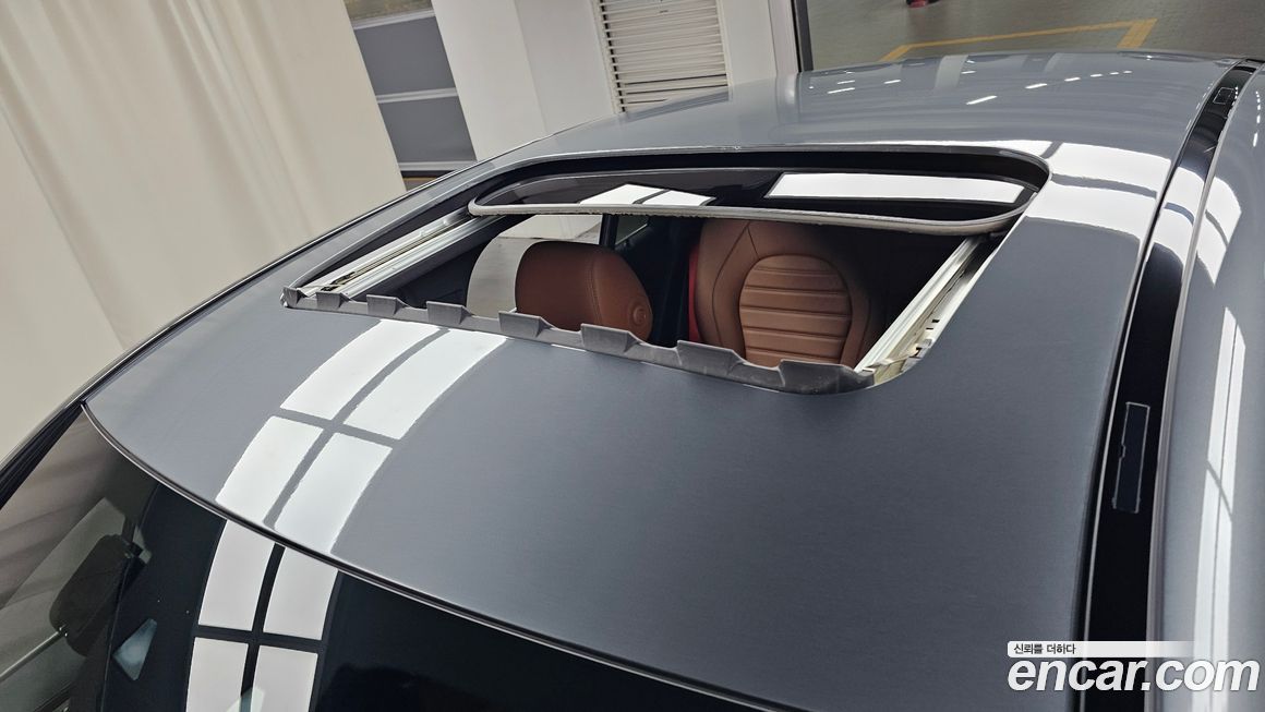 Mercedes-Benz GLC-Class 2021