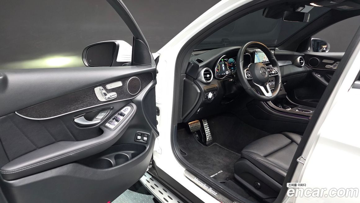 Mercedes-Benz GLC-Class 2021