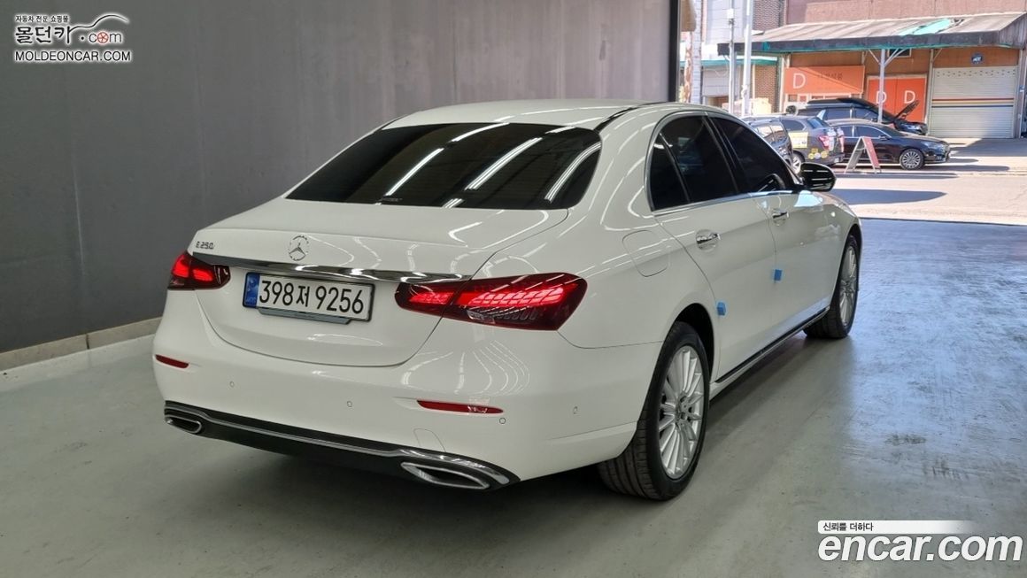 Mercedes-Benz E-Class 2023