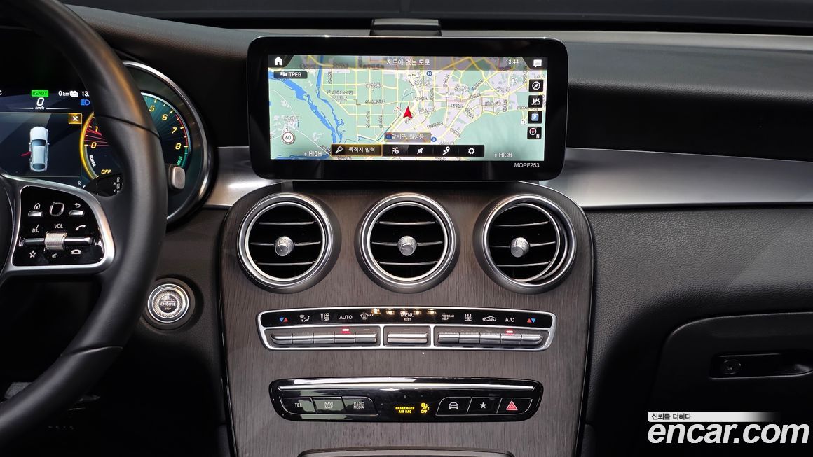 Mercedes-Benz GLC-Class 2021