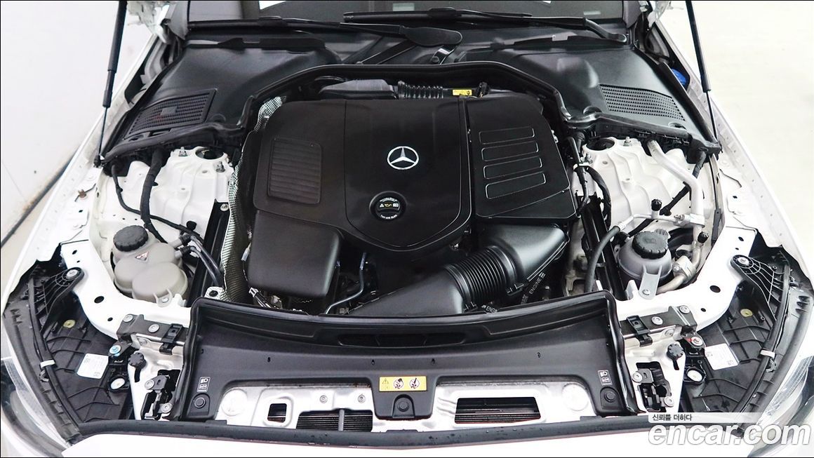 Mercedes-Benz C-Class 2023