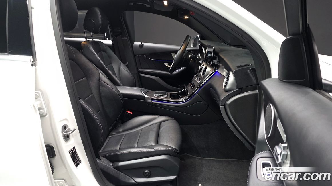 Mercedes-Benz GLC-Class 2021