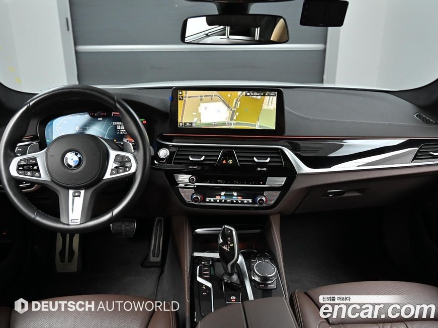 BMW 5-Series 2023