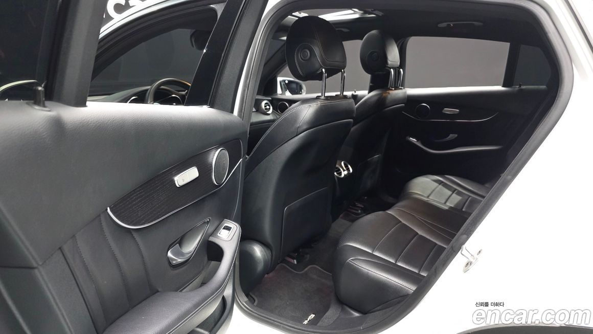 Mercedes-Benz GLC-Class 2021