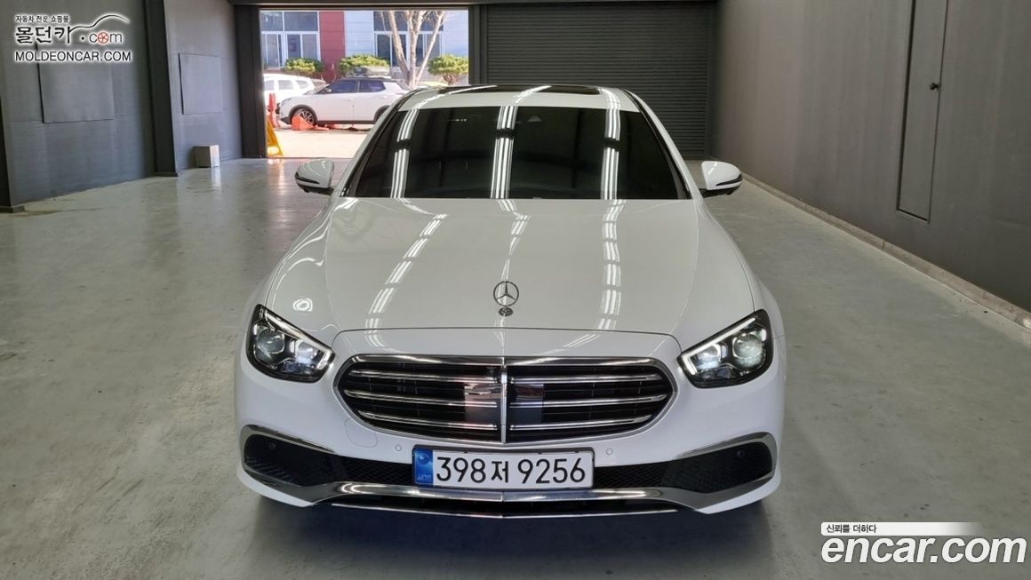 Mercedes-Benz E-Class 2023