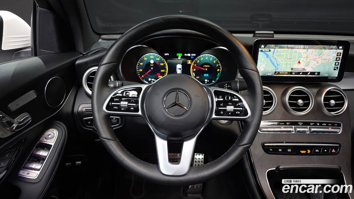 Mercedes-Benz GLC-Class 2021