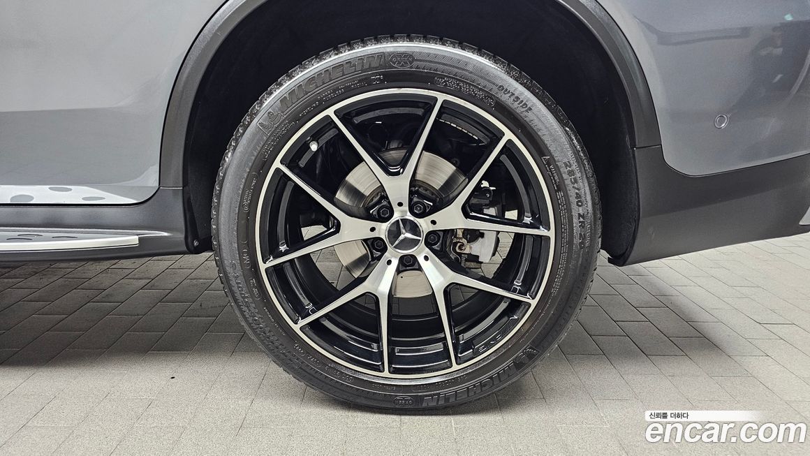 Mercedes-Benz GLC-Class 2021