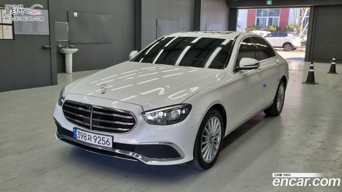 Mercedes-Benz E-Class 2023