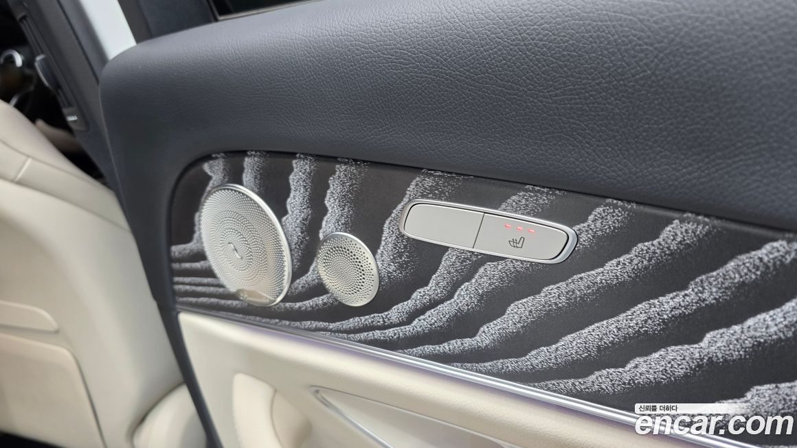 Mercedes-Benz E-Class 2022