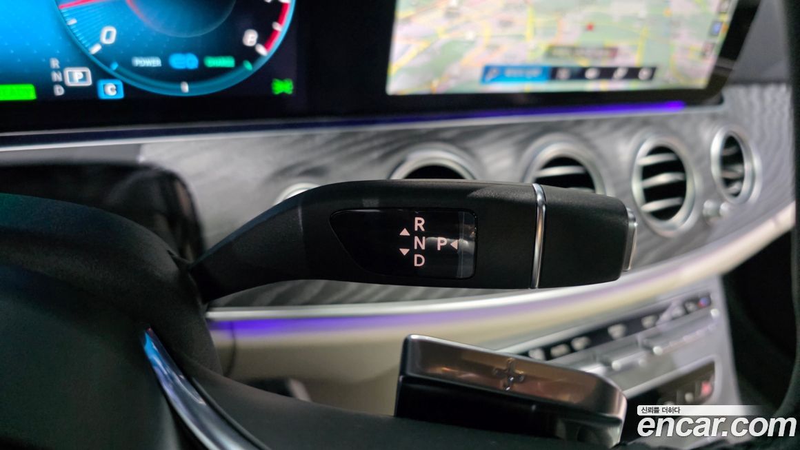 Mercedes-Benz E-Class 2022