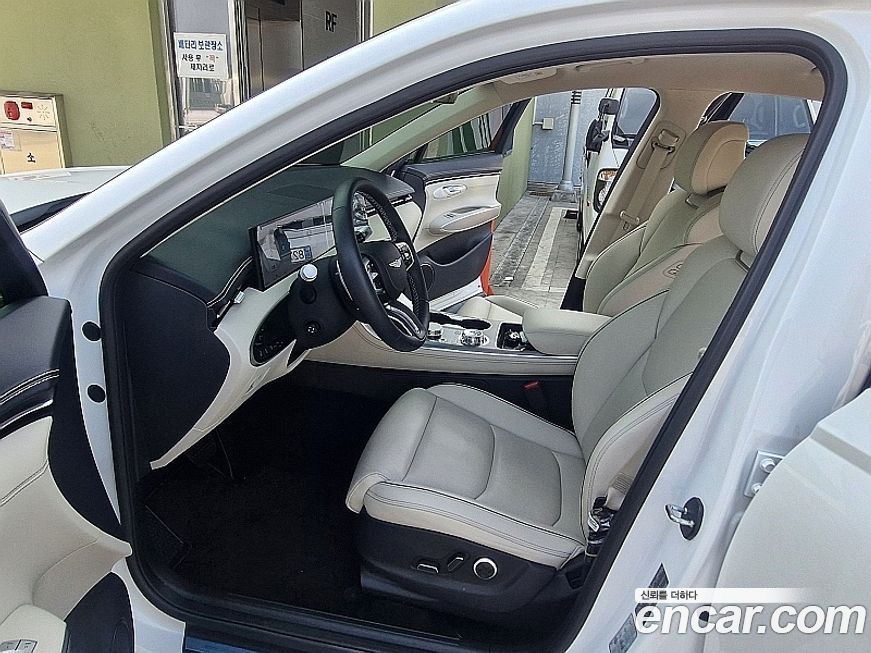 Genesis GV70 2025