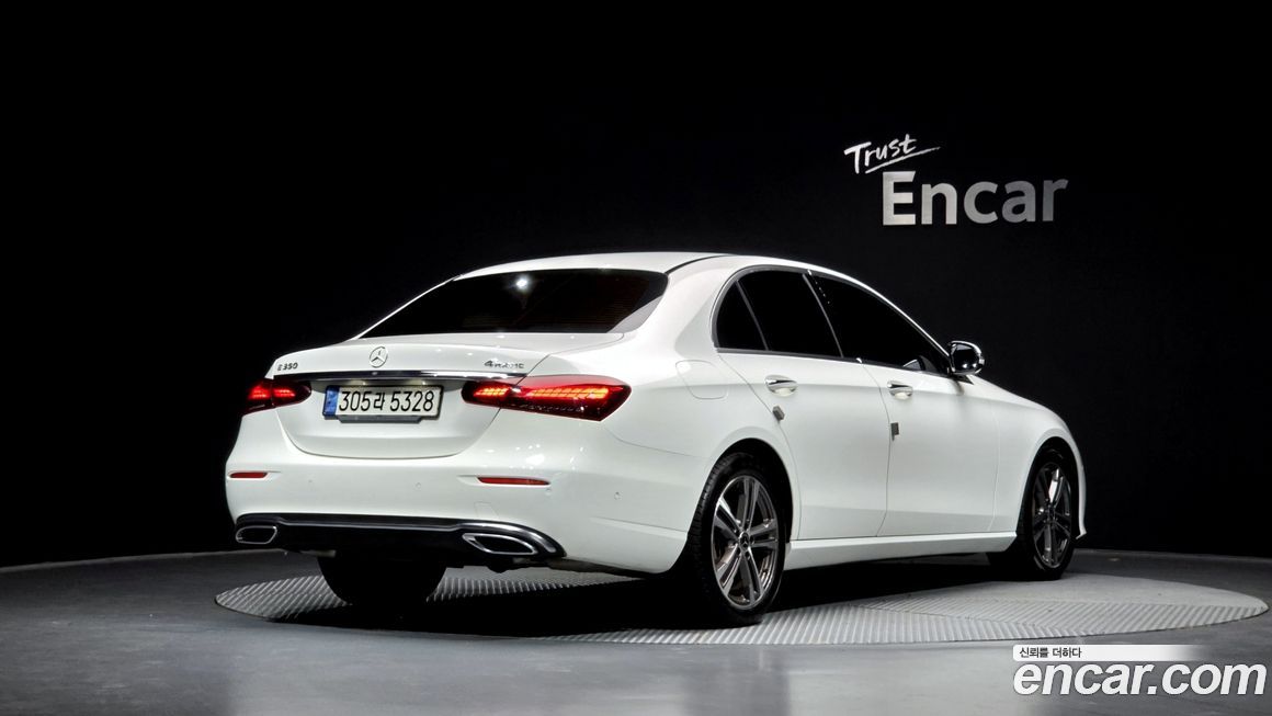 Mercedes-Benz E-Class 2022